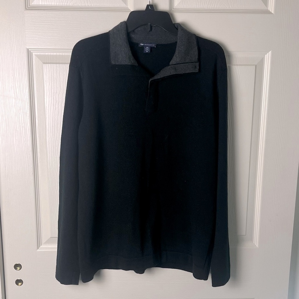 Gap sweater
